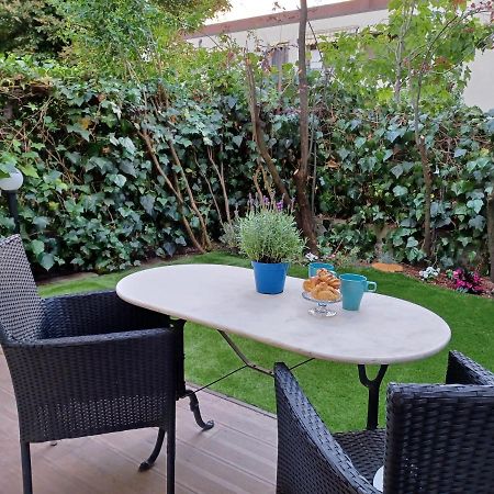 Casa Carolina: King Size Bed Across From Golden Beach Desenzano del Garda Luaran gambar