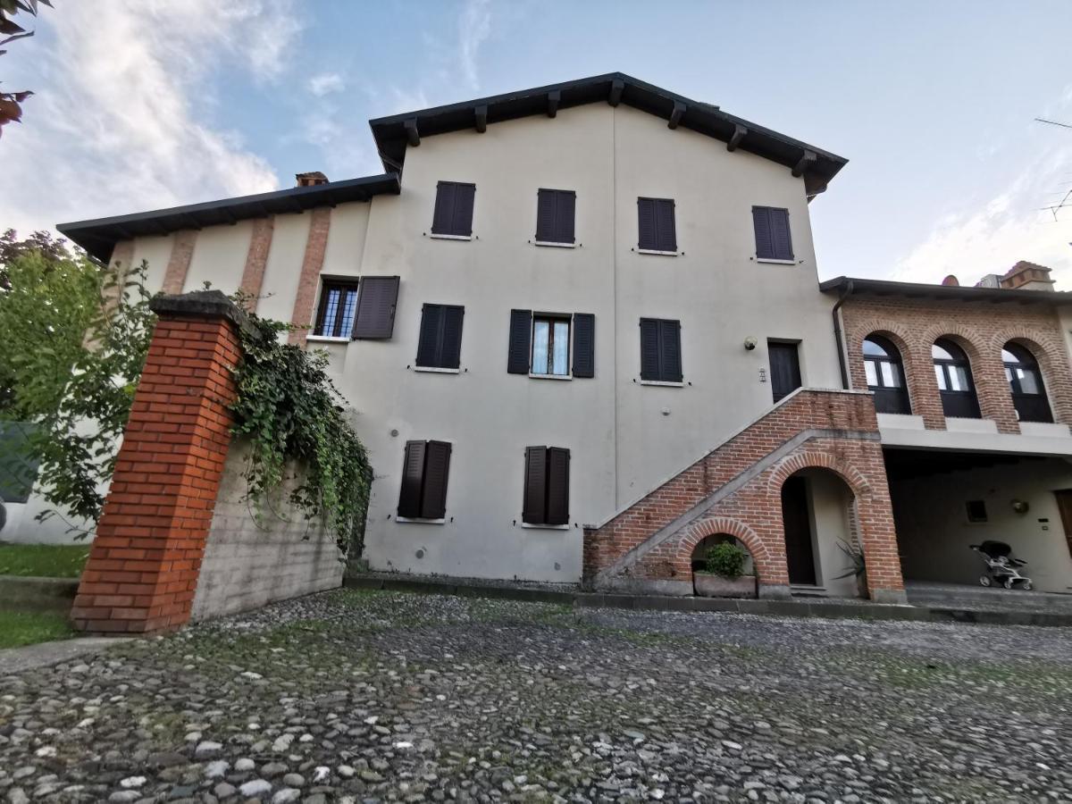 Casa Carolina: King Size Bed Across From Golden Beach Desenzano del Garda Luaran gambar