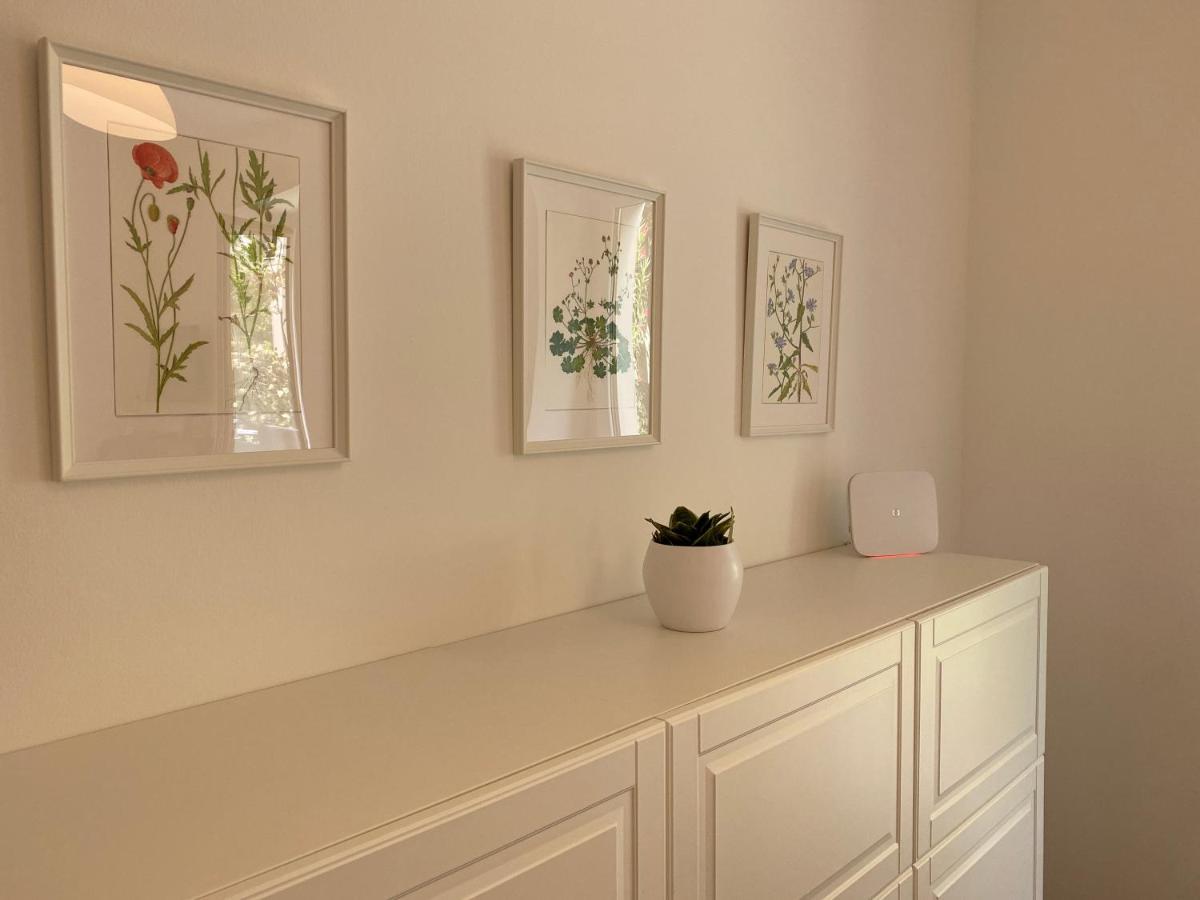 Casa Carolina: King Size Bed Across From Golden Beach Desenzano del Garda Luaran gambar